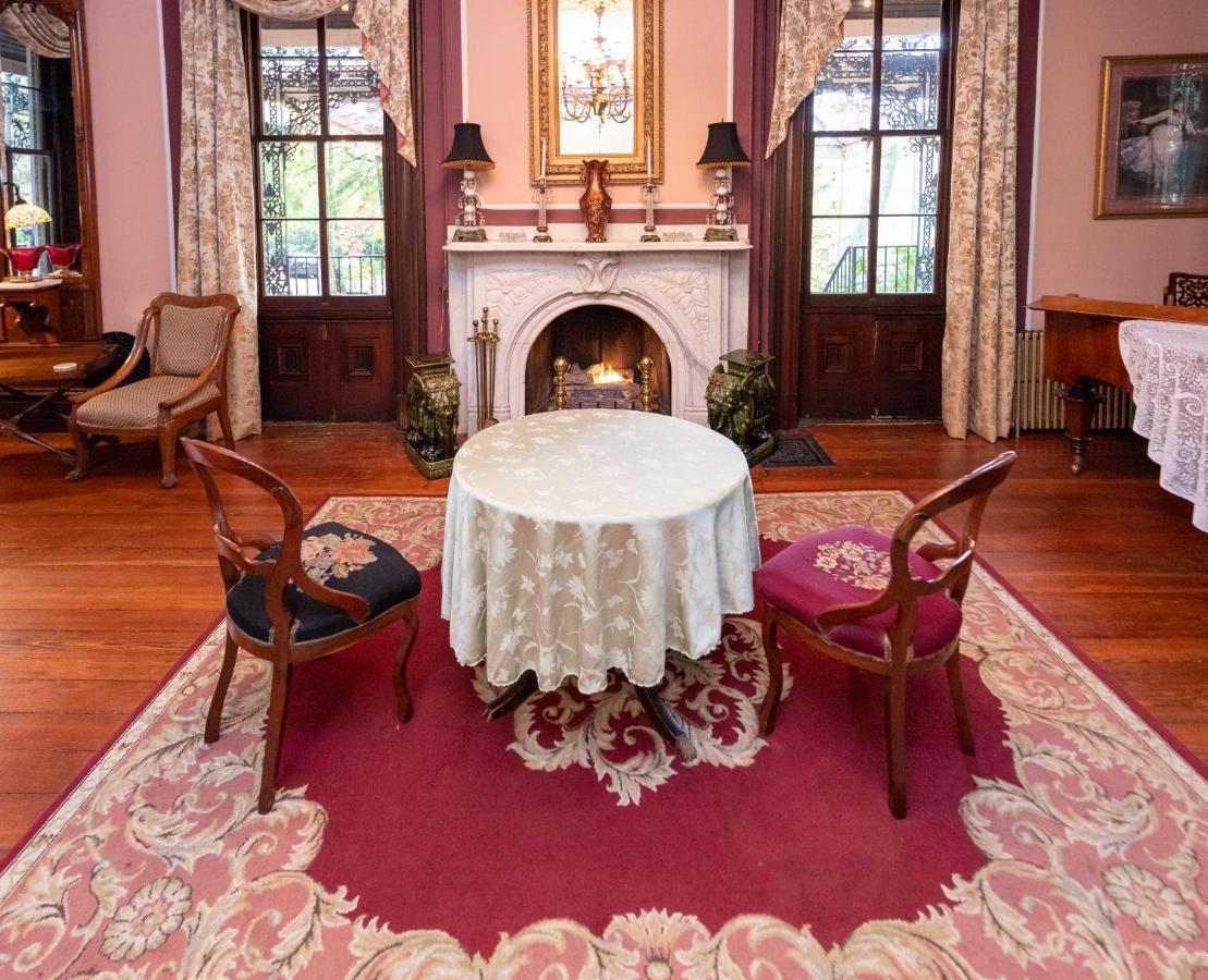 Faunbrook Bed & Breakfast (Adults Only) West Chester Extérieur photo