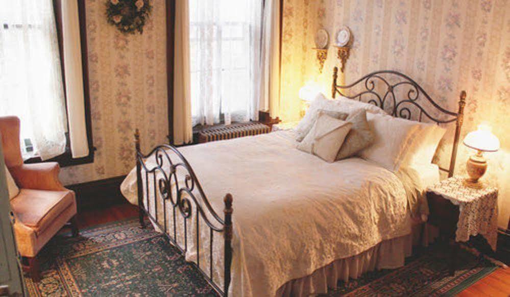Faunbrook Bed & Breakfast (Adults Only) West Chester Extérieur photo